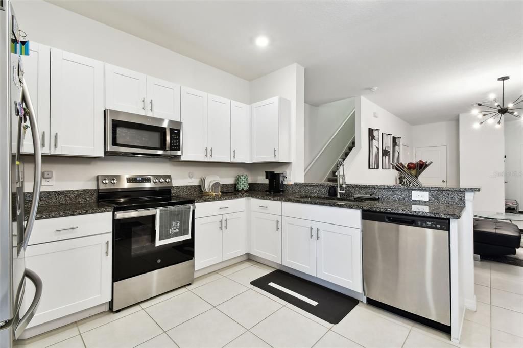 На продажу: $254,400 (2 спален, 2 ванн, 1532 Квадратных фут)