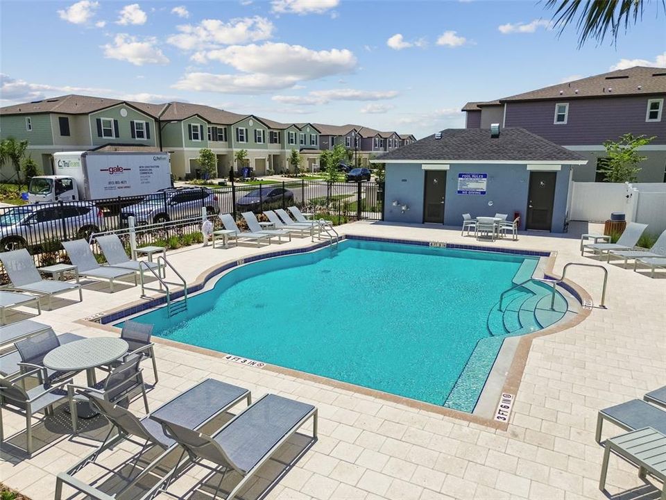 На продажу: $254,400 (2 спален, 2 ванн, 1532 Квадратных фут)