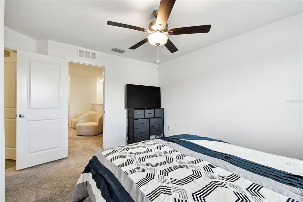 На продажу: $254,400 (2 спален, 2 ванн, 1532 Квадратных фут)