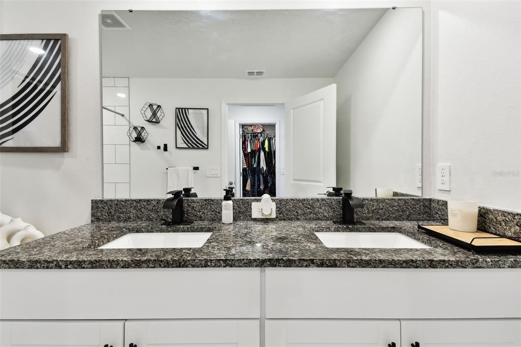 На продажу: $254,400 (2 спален, 2 ванн, 1532 Квадратных фут)