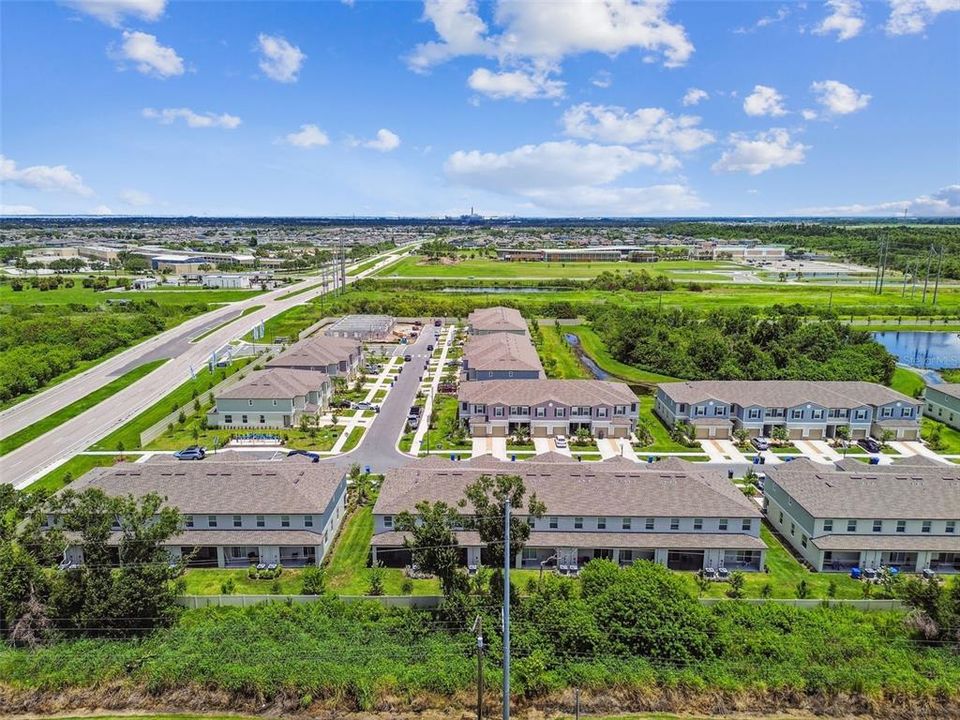 На продажу: $254,400 (2 спален, 2 ванн, 1532 Квадратных фут)