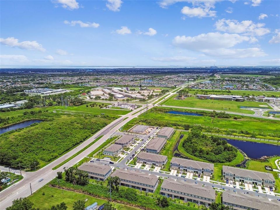 На продажу: $254,400 (2 спален, 2 ванн, 1532 Квадратных фут)