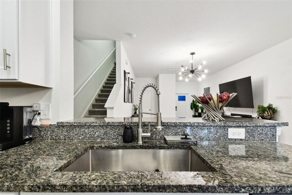 На продажу: $254,400 (2 спален, 2 ванн, 1532 Квадратных фут)