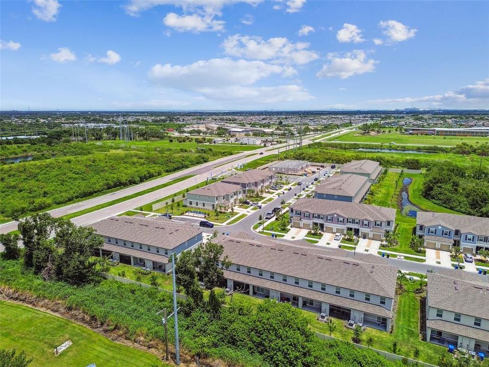 На продажу: $254,400 (2 спален, 2 ванн, 1532 Квадратных фут)