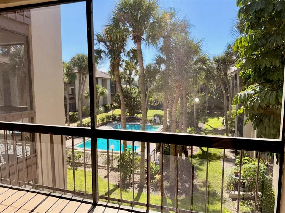 For Rent: $1,350 (1 beds, 1 baths, 633 Square Feet)