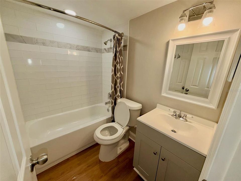 For Rent: $1,350 (1 beds, 1 baths, 633 Square Feet)