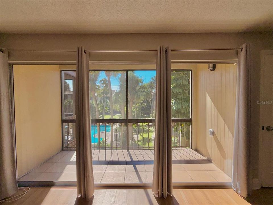 For Rent: $1,350 (1 beds, 1 baths, 633 Square Feet)