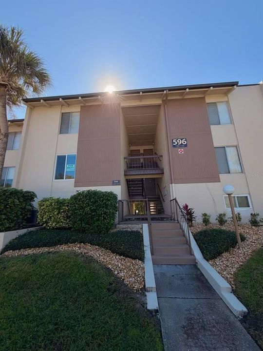 For Rent: $1,350 (1 beds, 1 baths, 633 Square Feet)