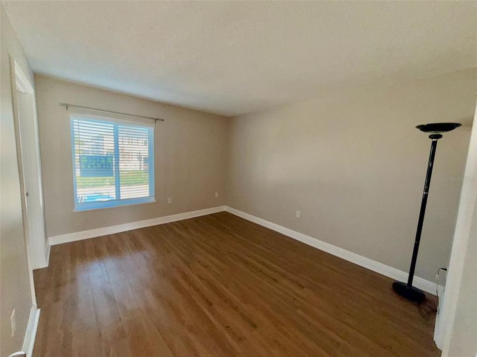 For Rent: $1,350 (1 beds, 1 baths, 633 Square Feet)