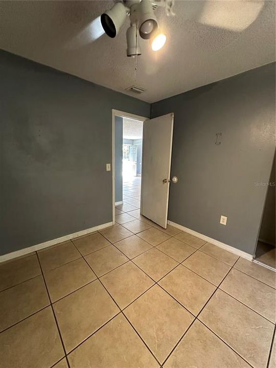 En Renta: $1,450 (2 camas, 1 baños, 1664 Pies cuadrados)