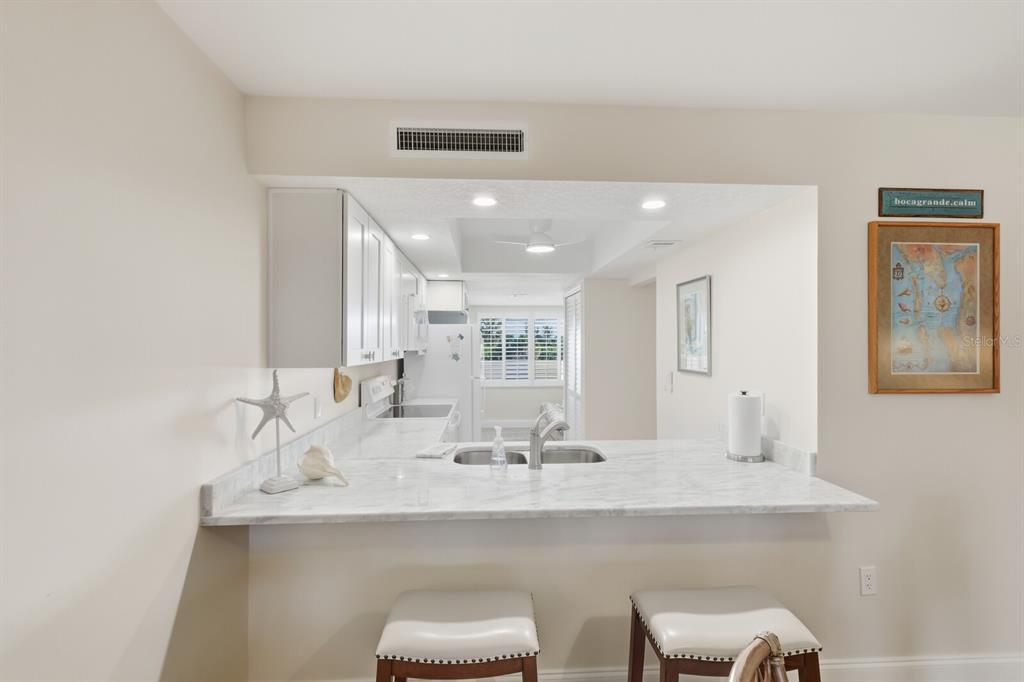 For Sale: $1,285,000 (2 beds, 2 baths, 1326 Square Feet)