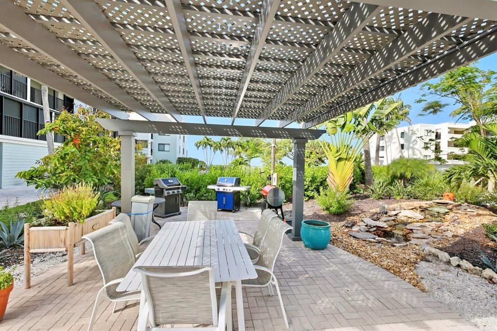 For Sale: $1,285,000 (2 beds, 2 baths, 1326 Square Feet)