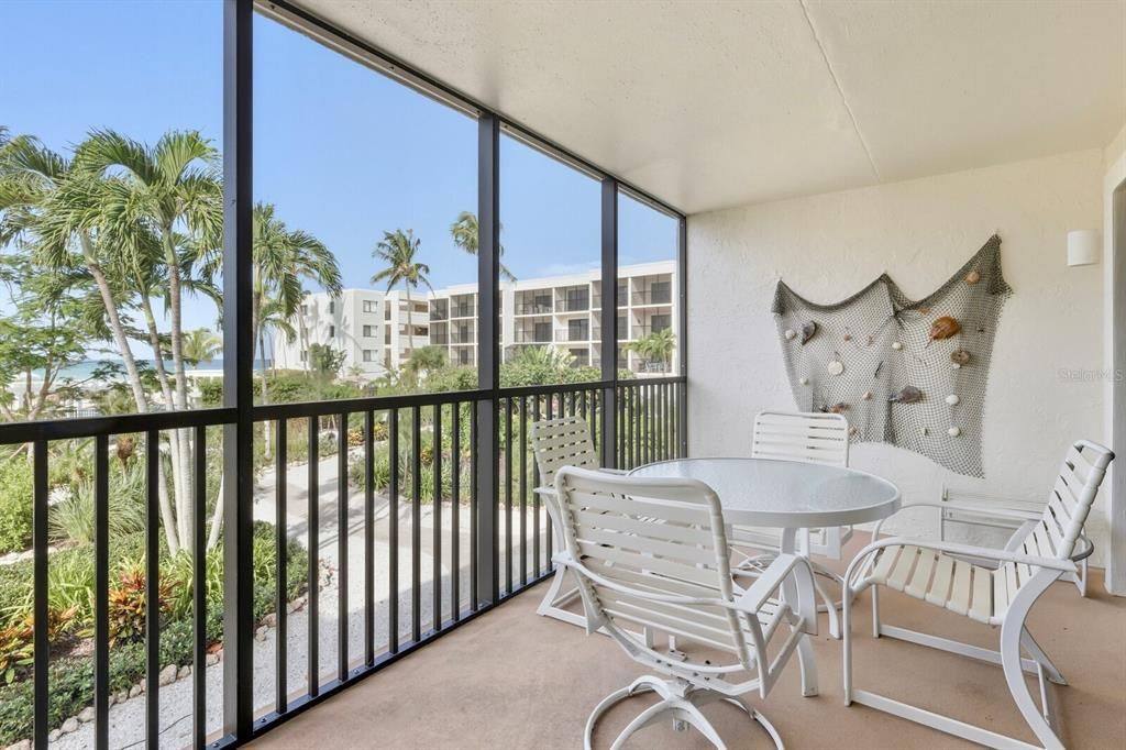 For Sale: $1,285,000 (2 beds, 2 baths, 1326 Square Feet)