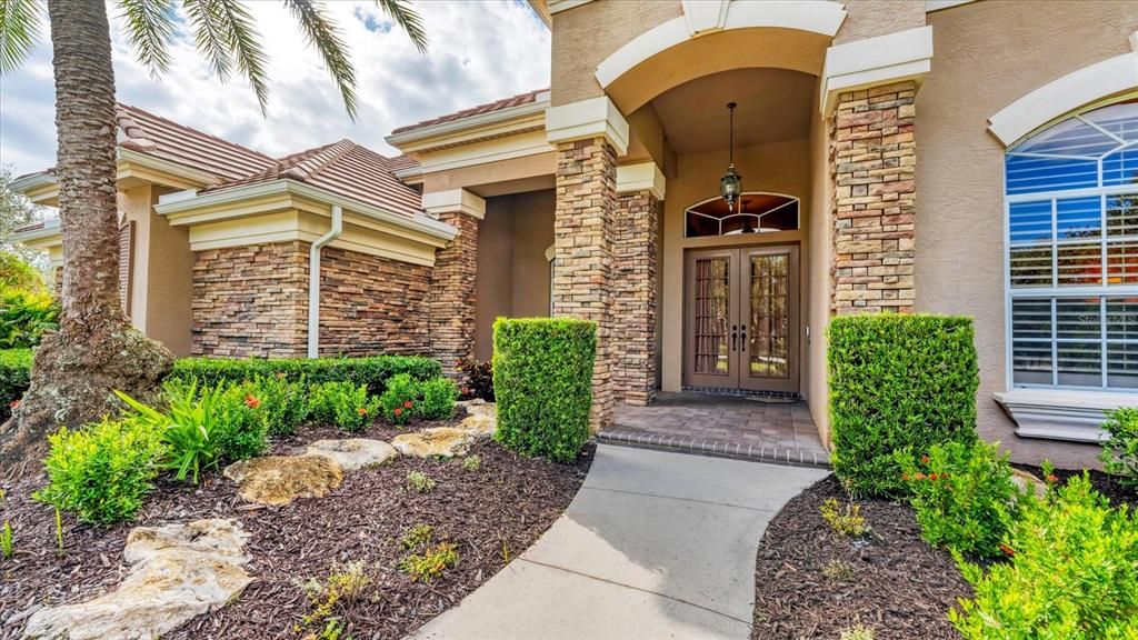 Activo con contrato: $1,425,000 (5 camas, 5 baños, 4882 Pies cuadrados)