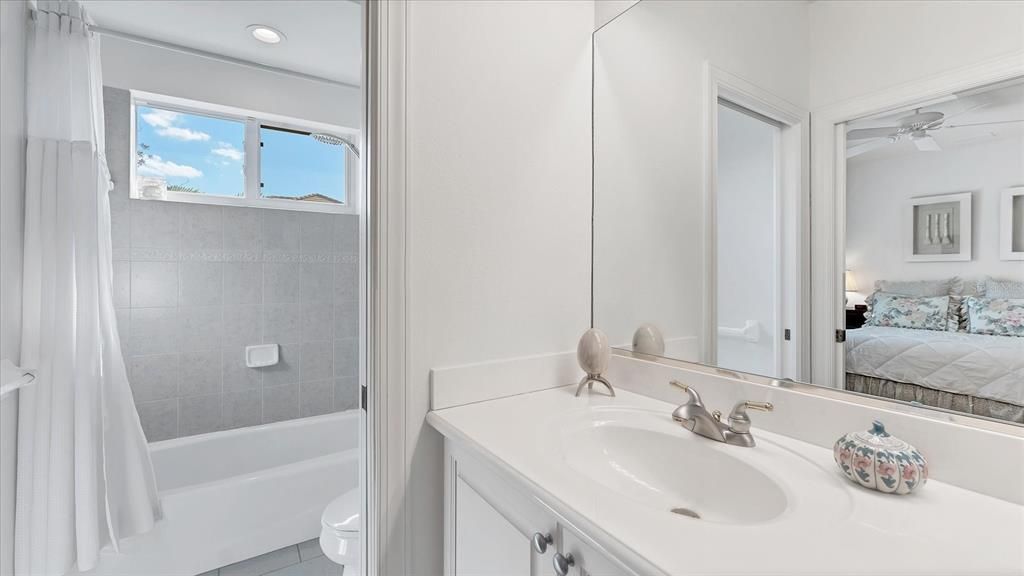 Activo con contrato: $1,425,000 (5 camas, 5 baños, 4882 Pies cuadrados)