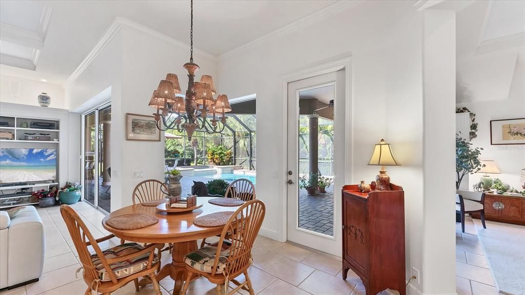 Activo con contrato: $1,425,000 (5 camas, 5 baños, 4882 Pies cuadrados)