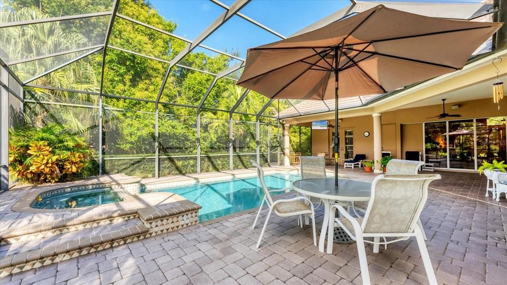 Activo con contrato: $1,425,000 (5 camas, 5 baños, 4882 Pies cuadrados)