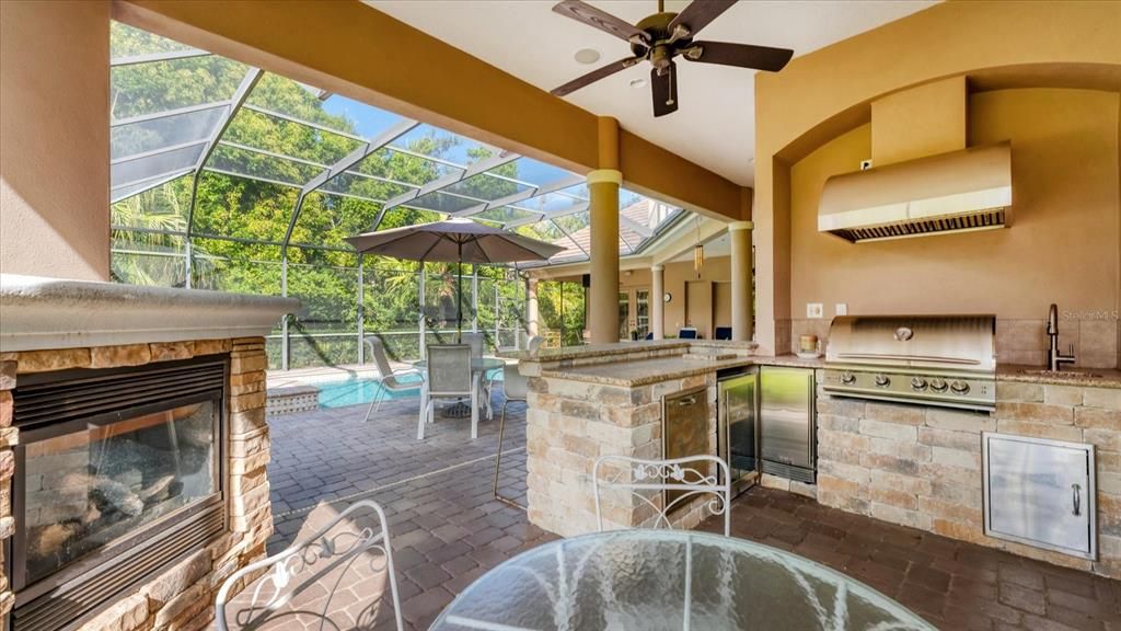 Activo con contrato: $1,425,000 (5 camas, 5 baños, 4882 Pies cuadrados)