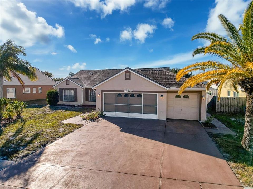 Active With Contract: $299,000 (3 beds, 2 baths, 1790 Square Feet)