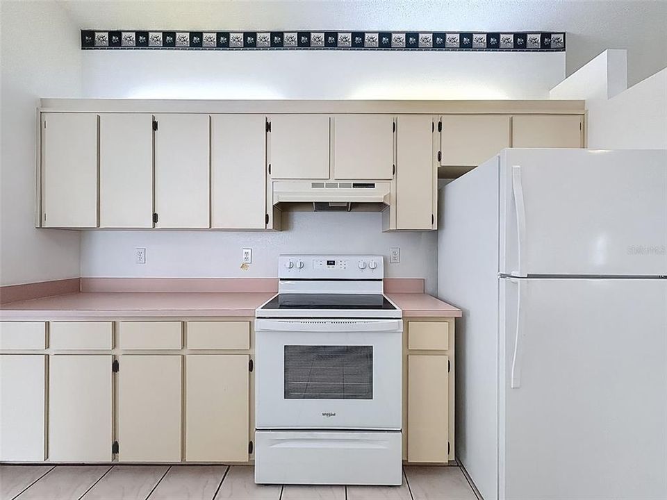 Active With Contract: $299,000 (3 beds, 2 baths, 1790 Square Feet)