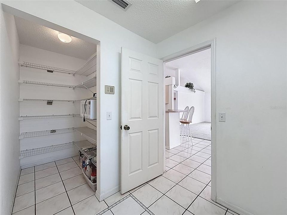 Active With Contract: $299,000 (3 beds, 2 baths, 1790 Square Feet)