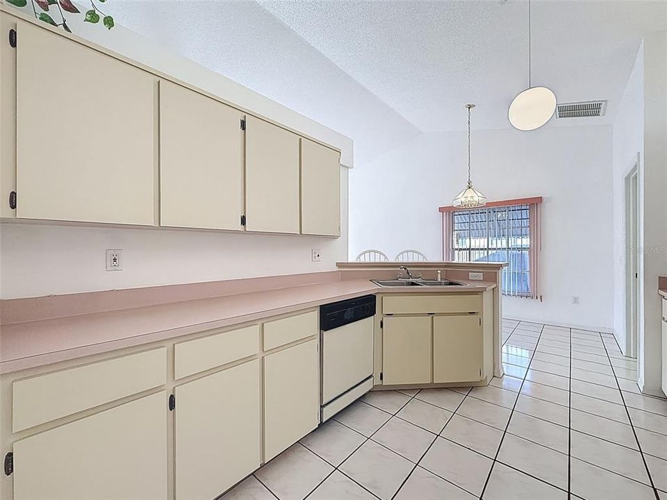 Active With Contract: $299,000 (3 beds, 2 baths, 1790 Square Feet)