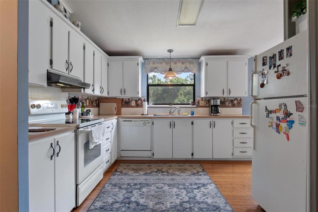 For Sale: $344,500 (2 beds, 2 baths, 1332 Square Feet)