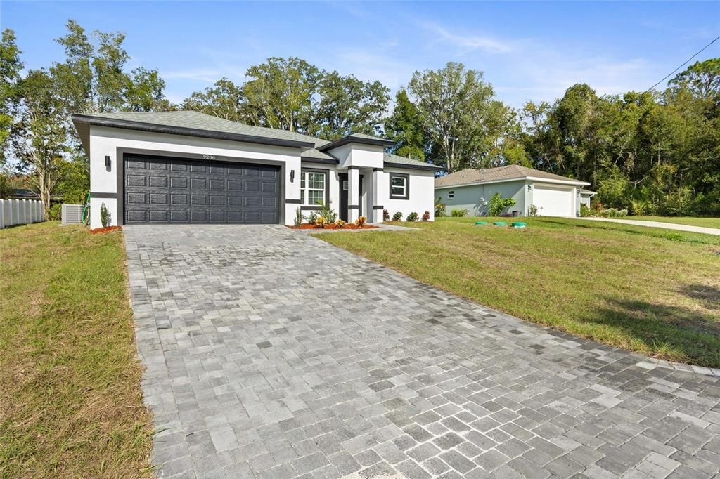 For Sale: $299,900 (4 beds, 2 baths, 1679 Square Feet)