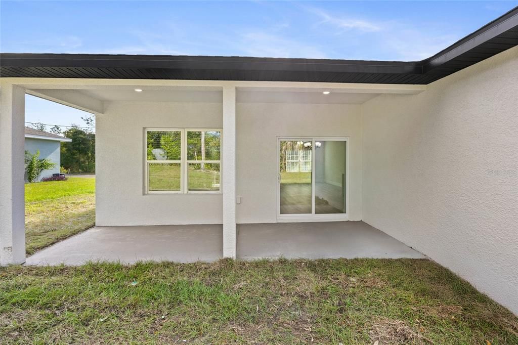 For Sale: $299,900 (4 beds, 2 baths, 1679 Square Feet)