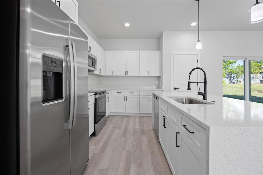 For Sale: $299,900 (4 beds, 2 baths, 1679 Square Feet)