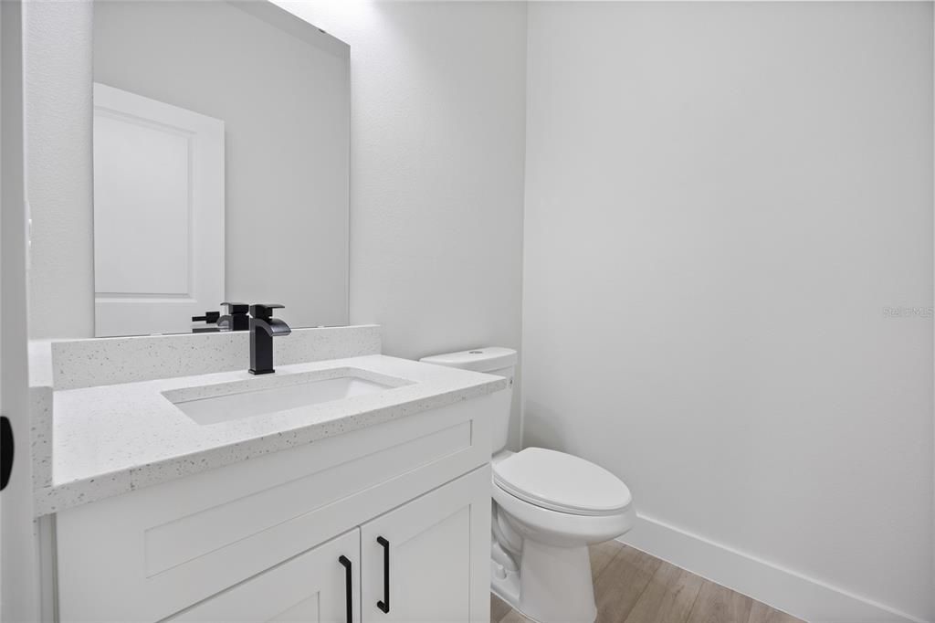 For Sale: $299,900 (4 beds, 2 baths, 1679 Square Feet)