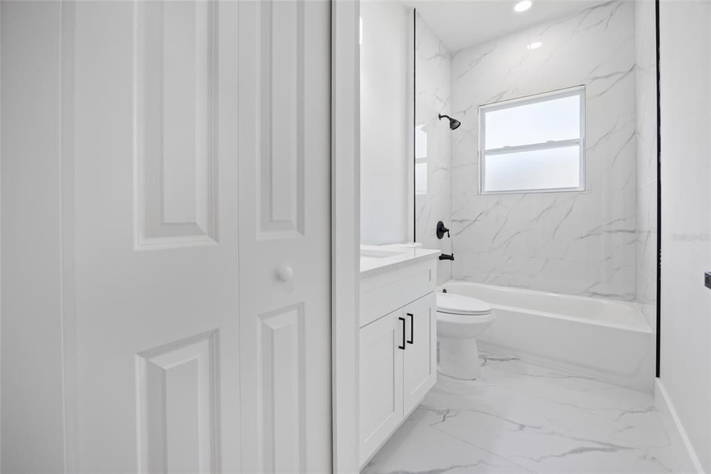 For Sale: $299,900 (4 beds, 2 baths, 1679 Square Feet)