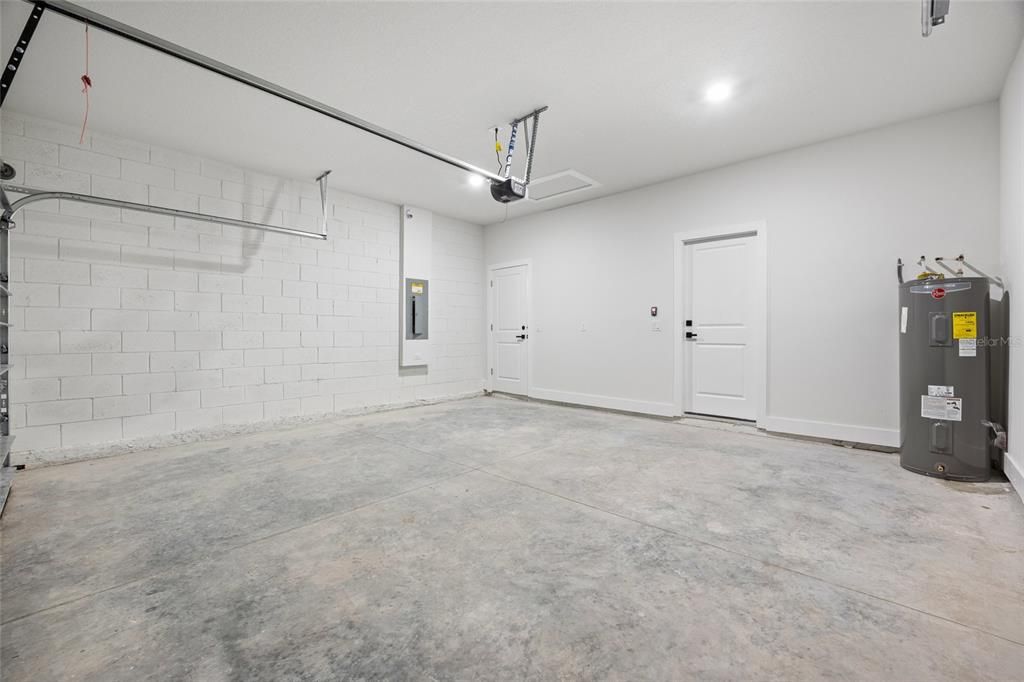 For Sale: $299,900 (4 beds, 2 baths, 1679 Square Feet)