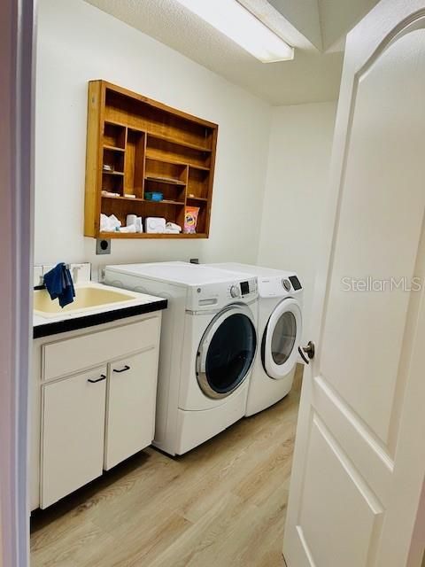 Active With Contract: $379,800 (3 beds, 2 baths, 1787 Square Feet)