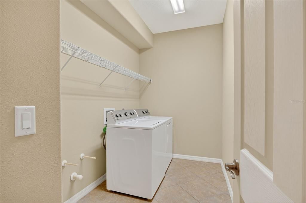 For Sale: $349,000 (2 beds, 2 baths, 1672 Square Feet)