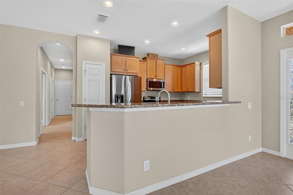 For Sale: $349,000 (2 beds, 2 baths, 1672 Square Feet)