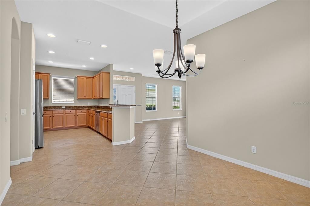 For Sale: $349,000 (2 beds, 2 baths, 1672 Square Feet)