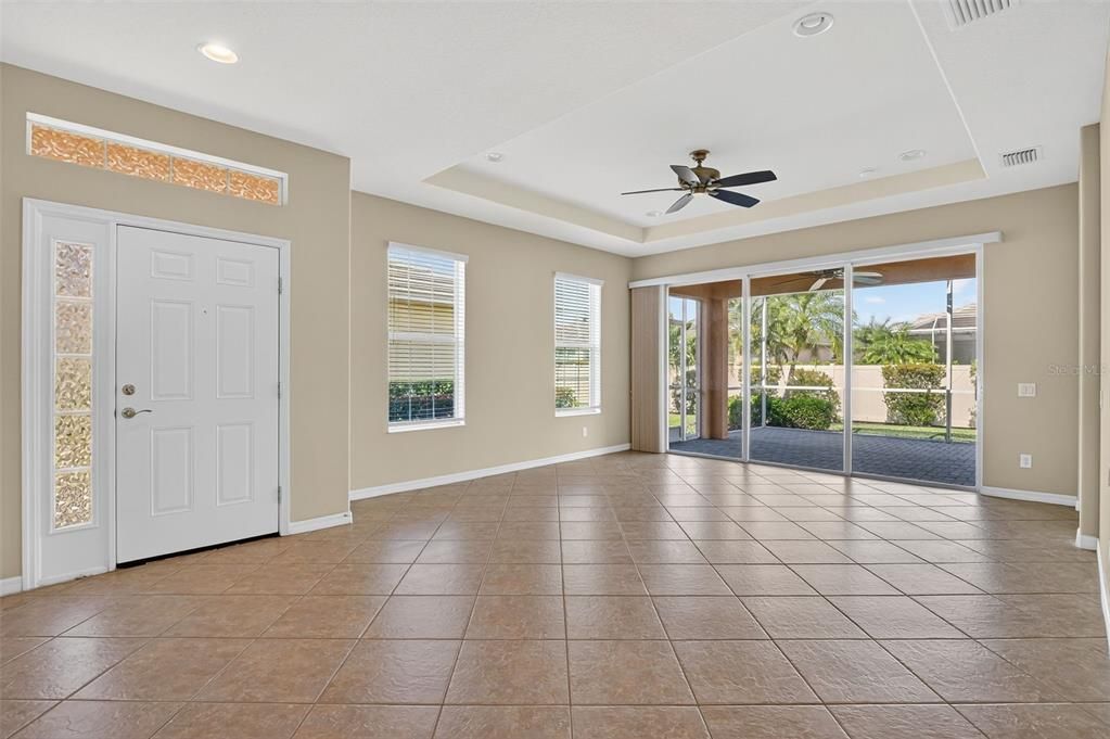 For Sale: $349,000 (2 beds, 2 baths, 1672 Square Feet)