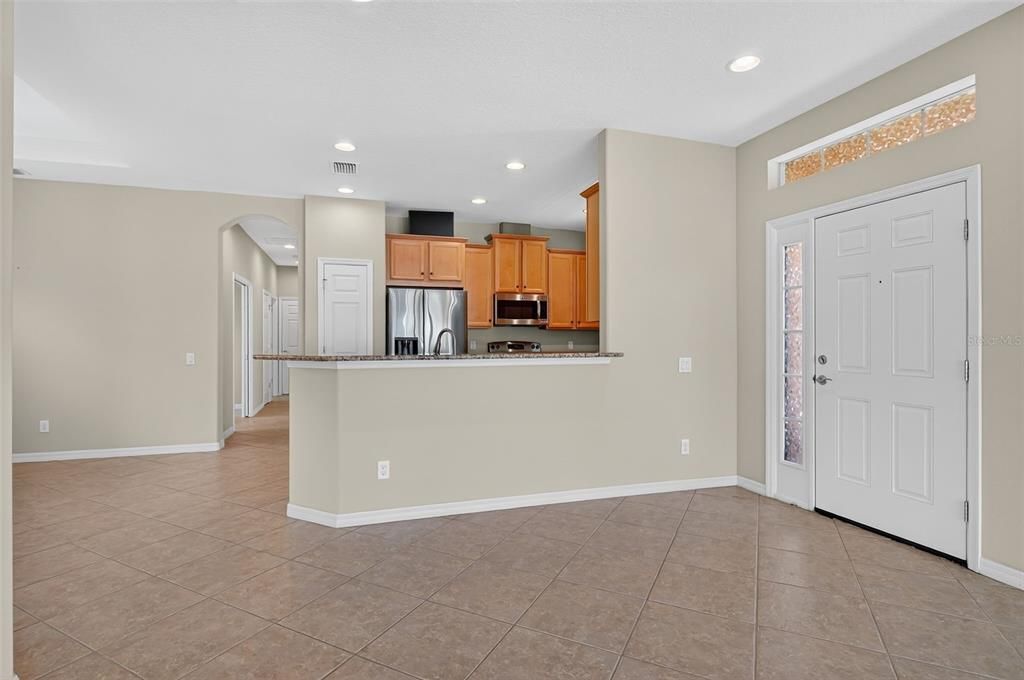 For Sale: $349,000 (2 beds, 2 baths, 1672 Square Feet)