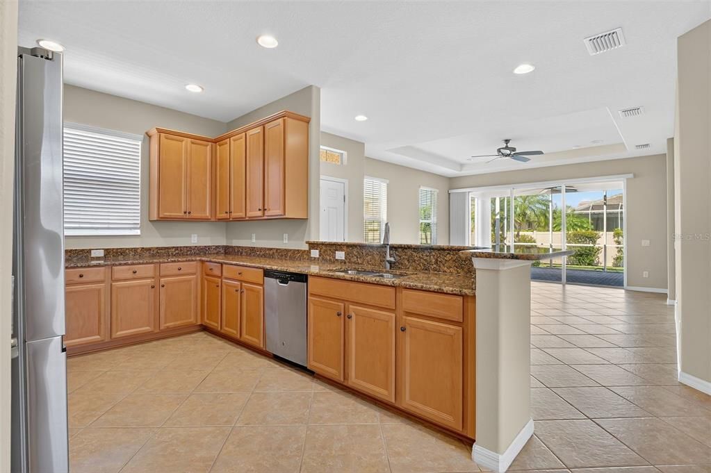 For Sale: $349,000 (2 beds, 2 baths, 1672 Square Feet)