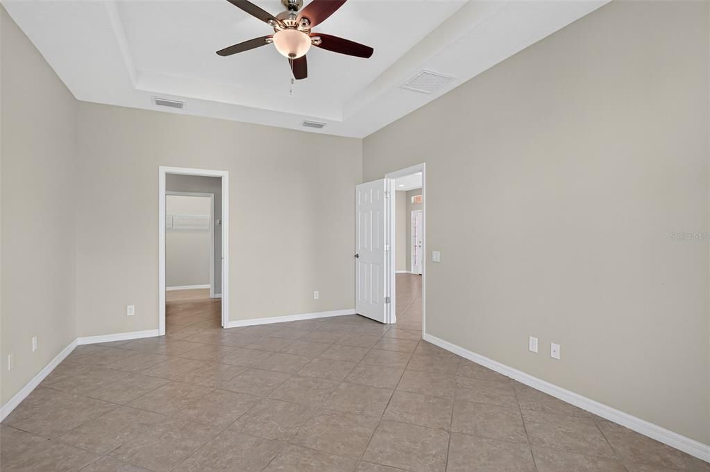 For Sale: $349,000 (2 beds, 2 baths, 1672 Square Feet)