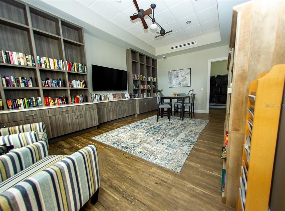 For Sale: $349,000 (2 beds, 2 baths, 1672 Square Feet)