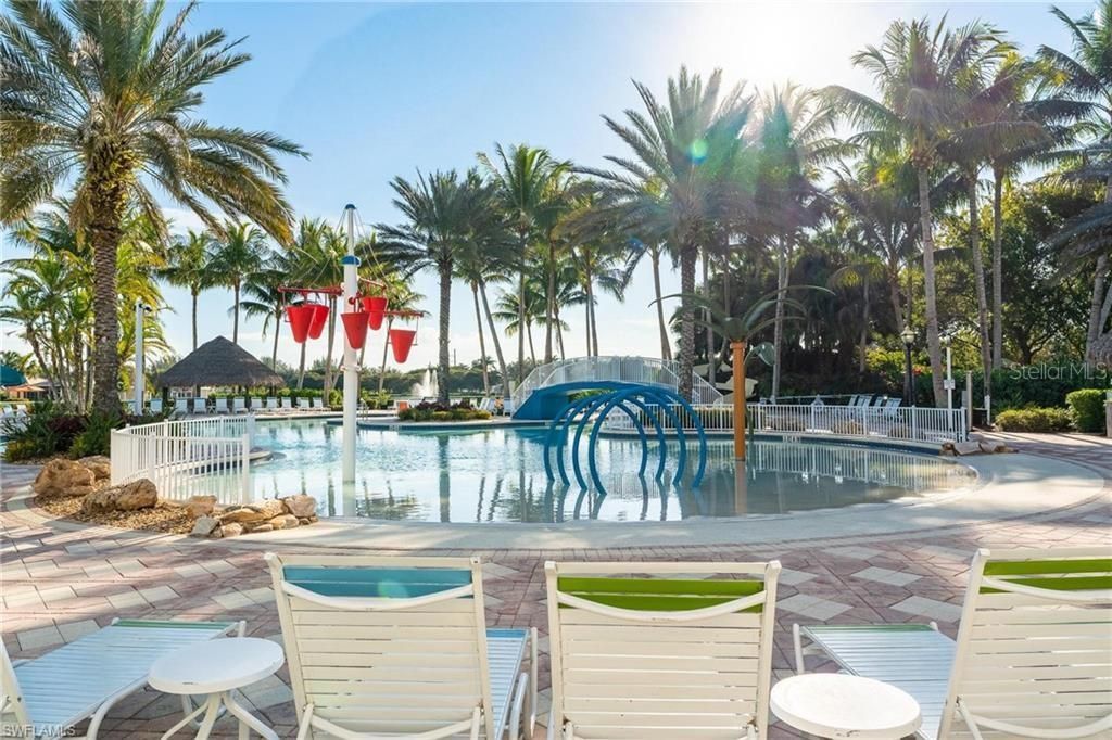 For Sale: $349,000 (2 beds, 2 baths, 1672 Square Feet)