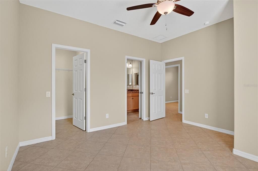 For Sale: $349,000 (2 beds, 2 baths, 1672 Square Feet)