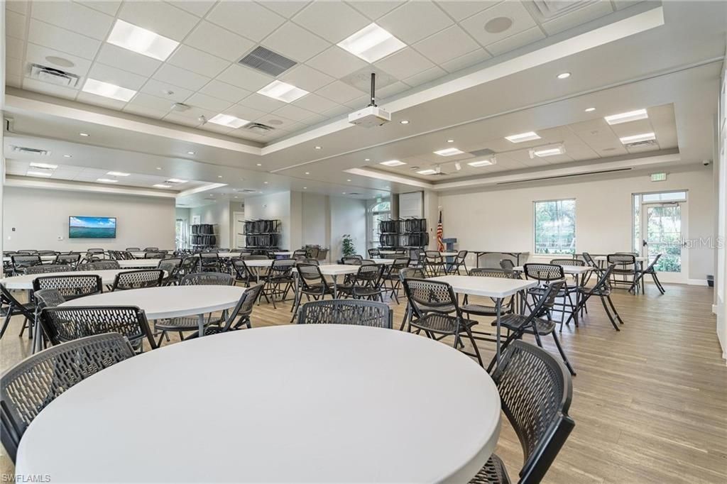 For Sale: $349,000 (2 beds, 2 baths, 1672 Square Feet)