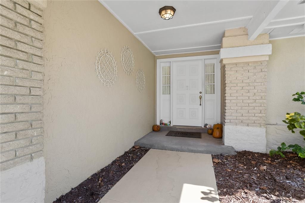 待售: $550,000 (4 贝兹, 2 浴室, 2330 平方英尺)