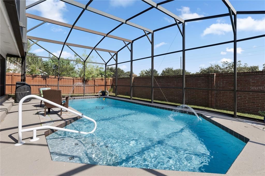 待售: $550,000 (4 贝兹, 2 浴室, 2330 平方英尺)