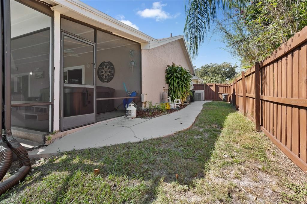 待售: $550,000 (4 贝兹, 2 浴室, 2330 平方英尺)