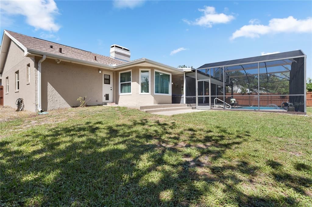 待售: $550,000 (4 贝兹, 2 浴室, 2330 平方英尺)