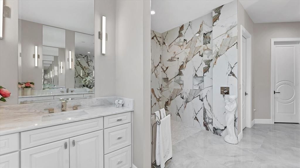 For Sale: $2,535,717 (5 beds, 5 baths, 5278 Square Feet)